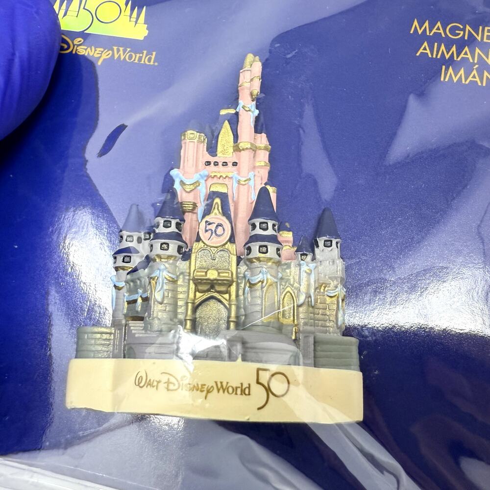 Walt Disney World 50th Anniversary Cinderella Castle Magnet 3D Collect WDW RARE